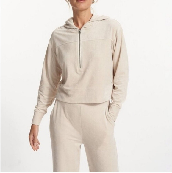 Vuori Tops - Vuori Haven Half Zip Hoodie size XL